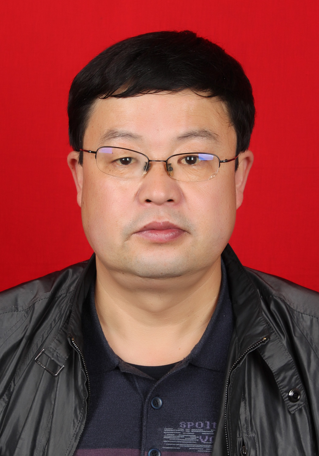 老付标准照.jpg